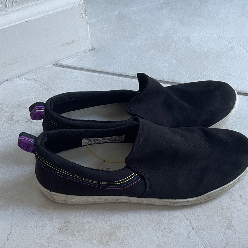 Vionic Marshall black slip on shoes size 8.5